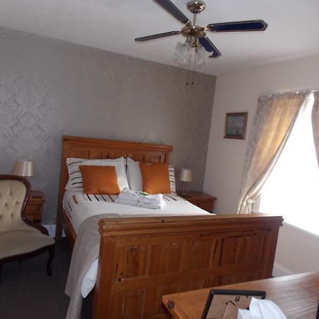 Ivy Bank Guest House 텐비 외부 사진