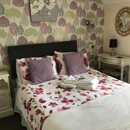 Ivy Bank Guest House 텐비 외부 사진