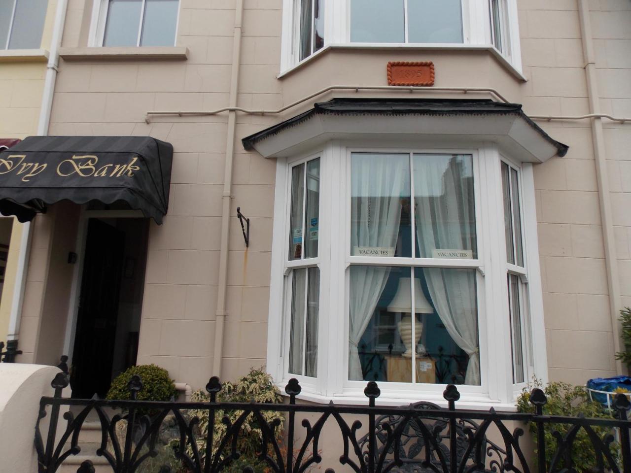 Ivy Bank Guest House 텐비 외부 사진