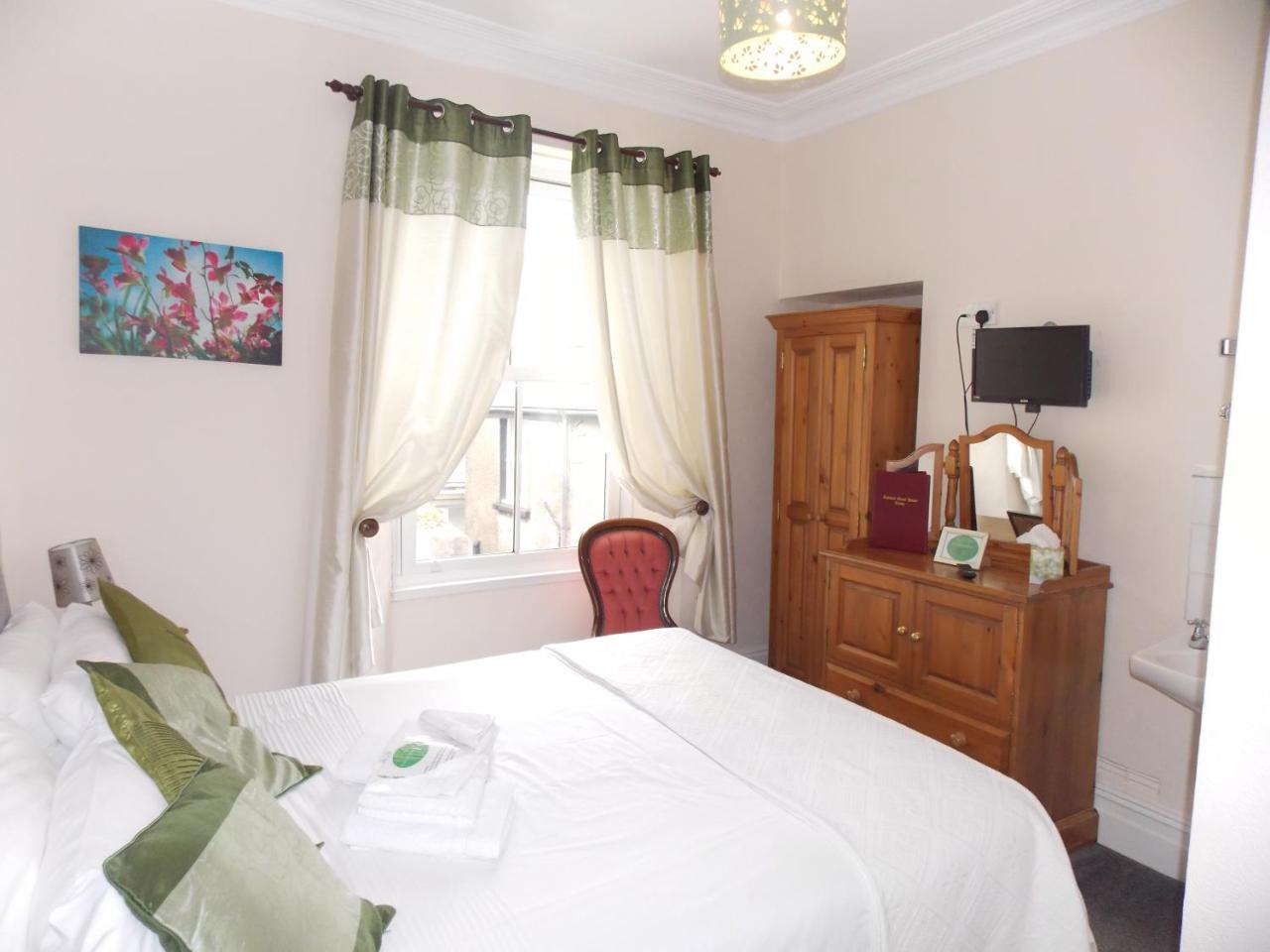 Ivy Bank Guest House 텐비 외부 사진