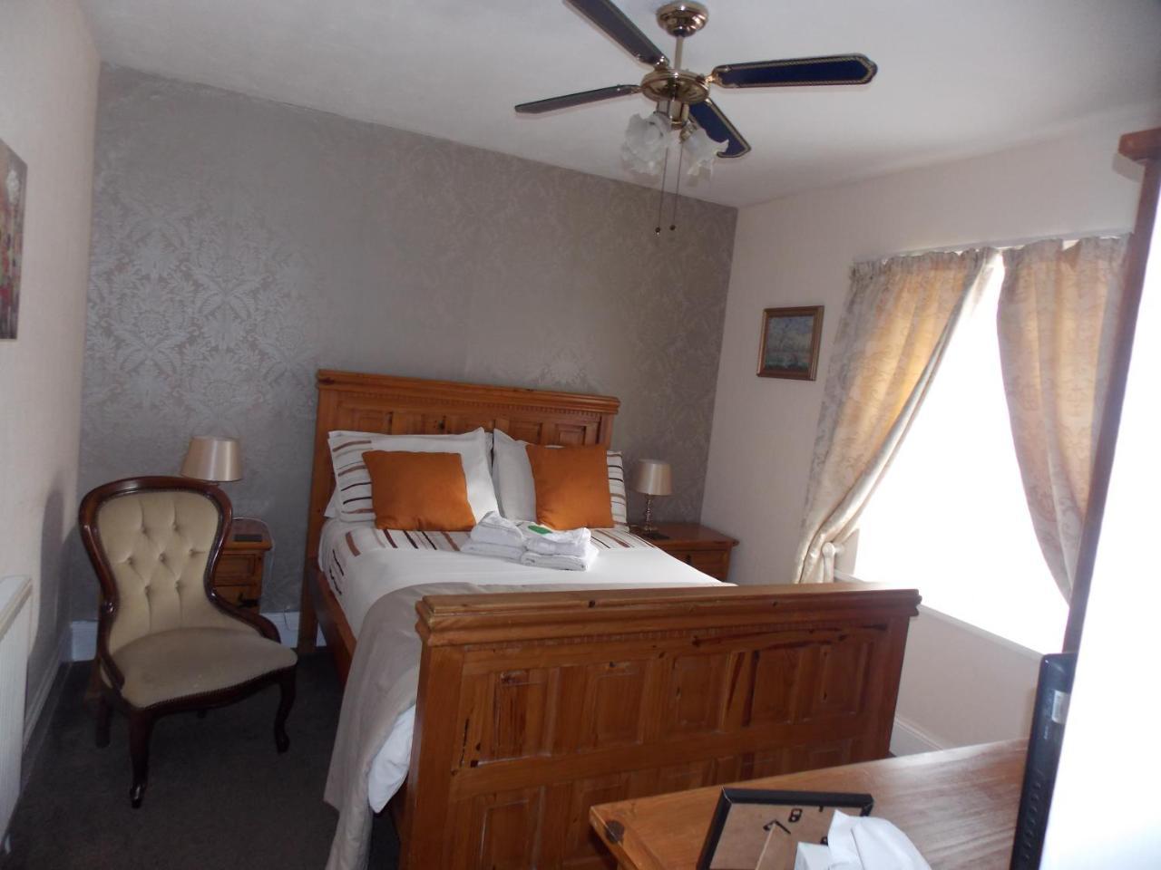 Ivy Bank Guest House 텐비 외부 사진