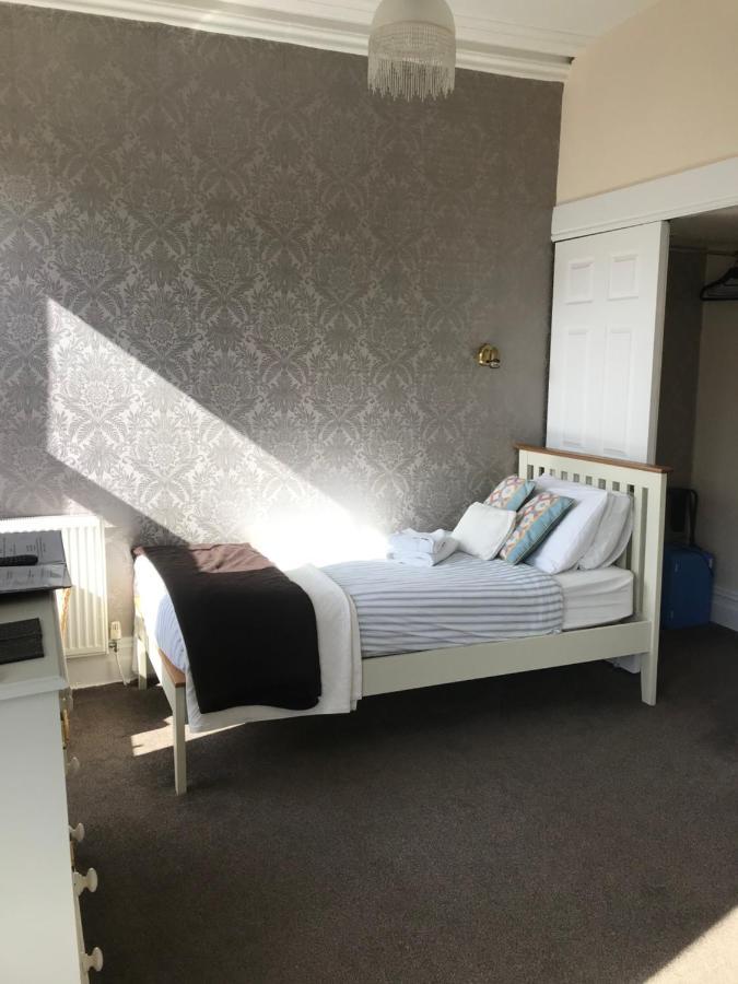 Ivy Bank Guest House 텐비 외부 사진