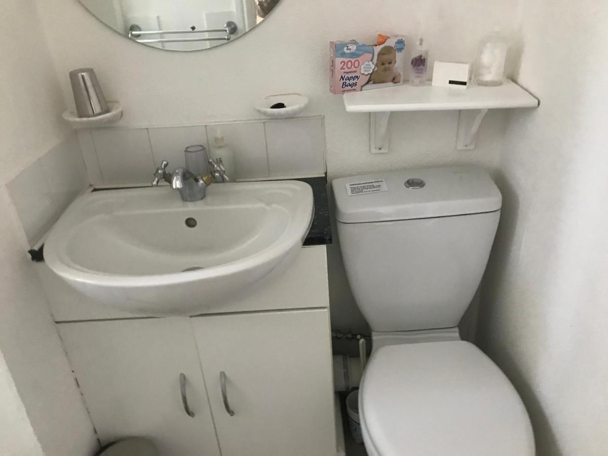 Ivy Bank Guest House 텐비 외부 사진