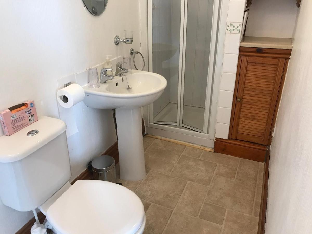 Ivy Bank Guest House 텐비 외부 사진