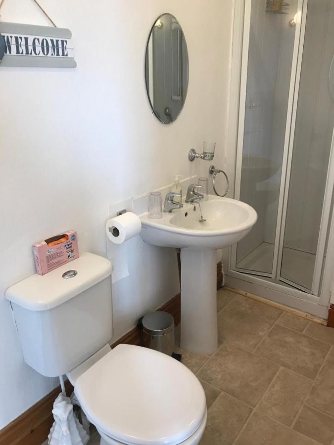 Ivy Bank Guest House 텐비 외부 사진