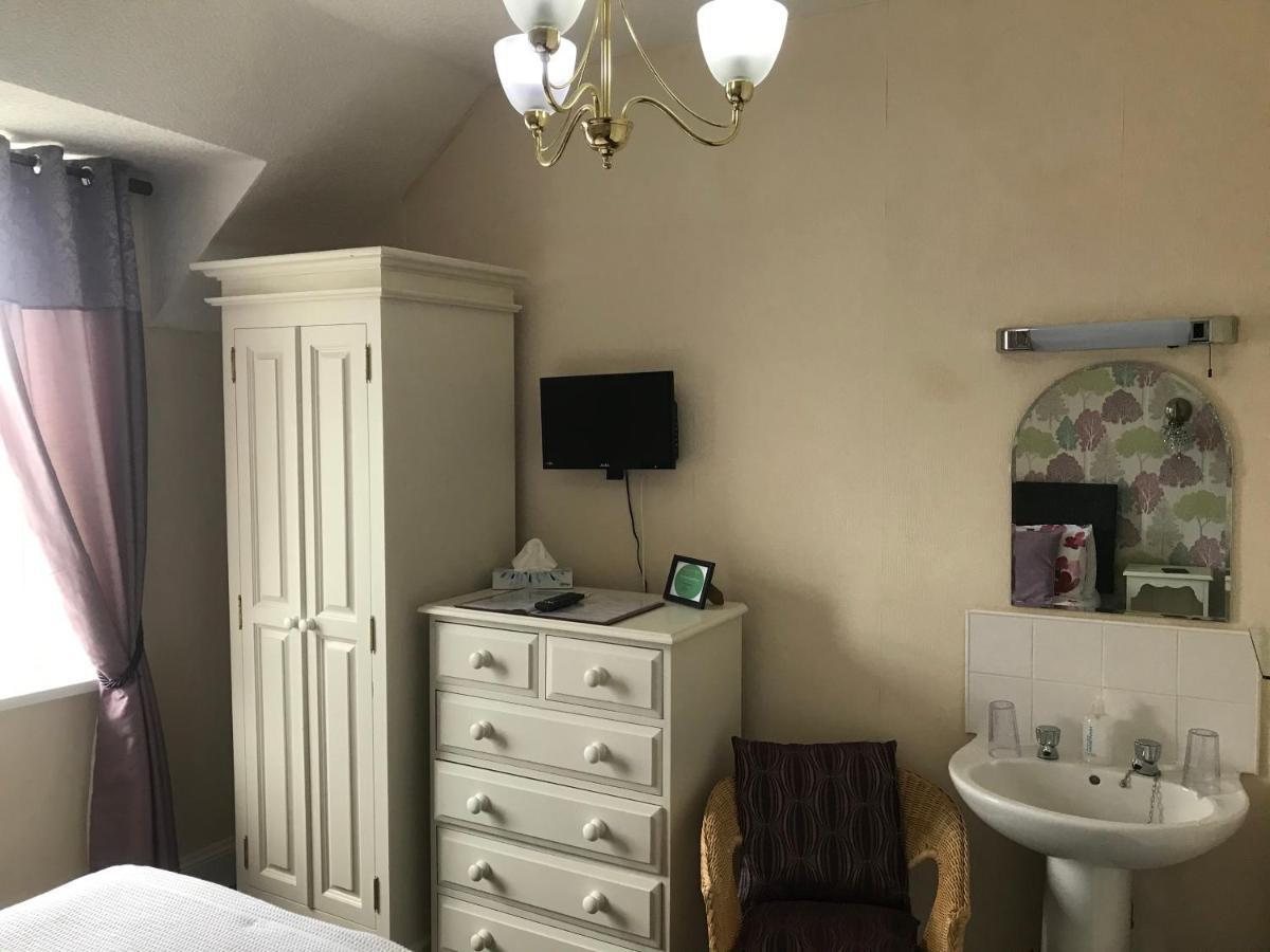 Ivy Bank Guest House 텐비 외부 사진