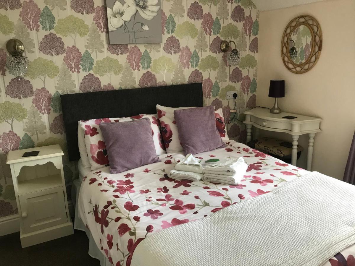 Ivy Bank Guest House 텐비 외부 사진